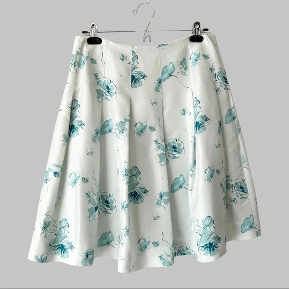 Banana Republic Pure Silk Floral A-Line Pleated Knee-Length Skirt - Picture 2 of 16